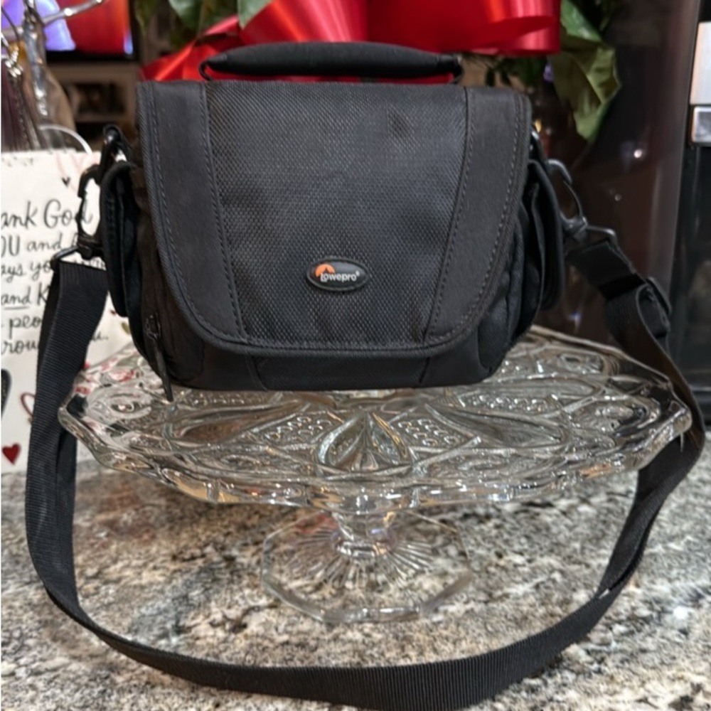 Lowepro Edit 110 Black Nylon Digital / Video / Camera Bag